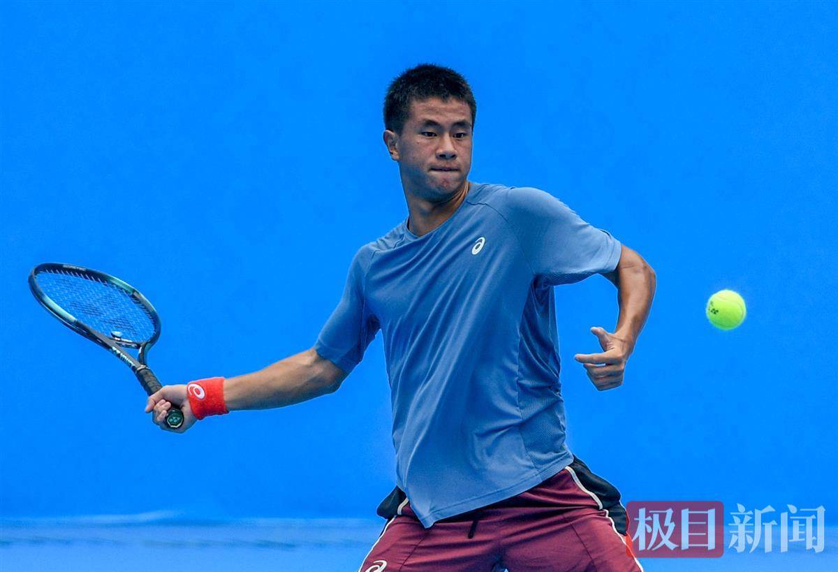 儘管他並未 儘管他並未