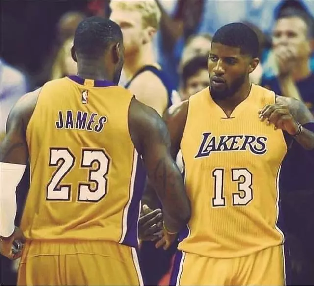 传向肋部的 传向肋部的